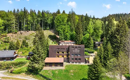 Prodej ubytovacího objektu 1 500 m², Velké Karlovice, okres Vsetín