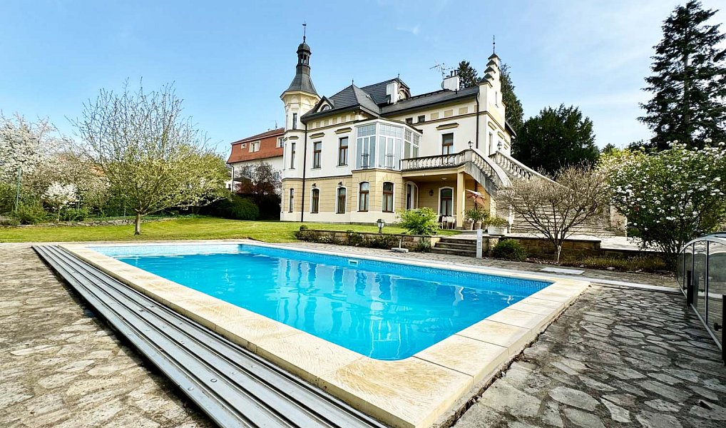 Prodej vily 581 m² s pozemkem 2 105 m², Dobřichovice – náhled fotky 17