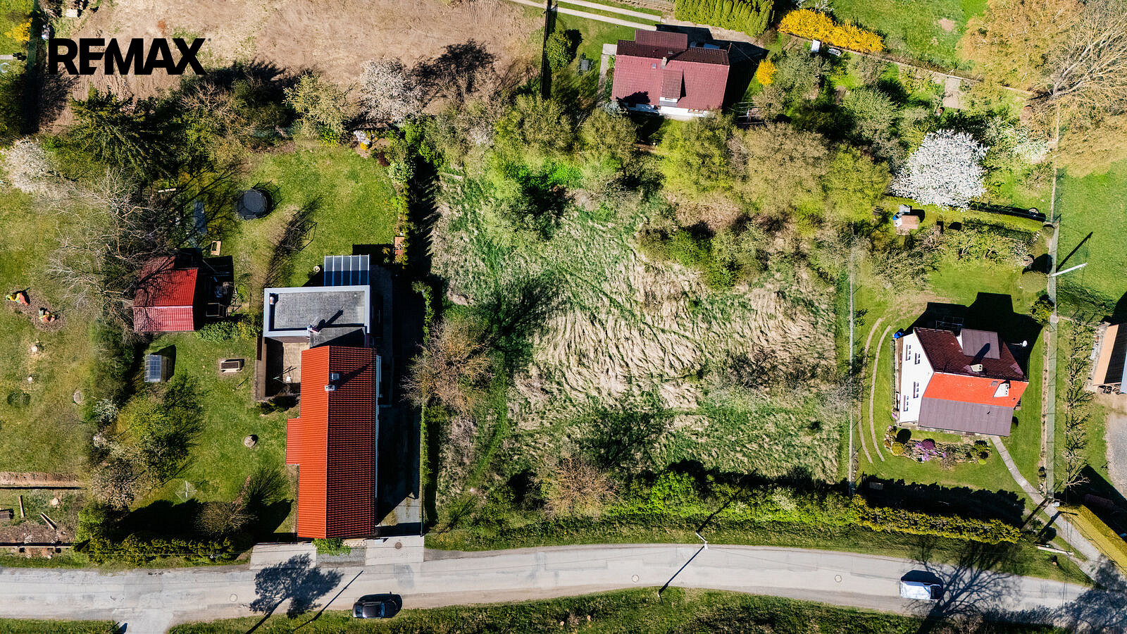 Prodej stavebního pozemku 1 185 m² – fotografie 2