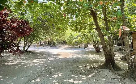 Prodej domu 1 022 m² s pozemkem 2 517 m², Coxen Hole, Roatán, Honduras