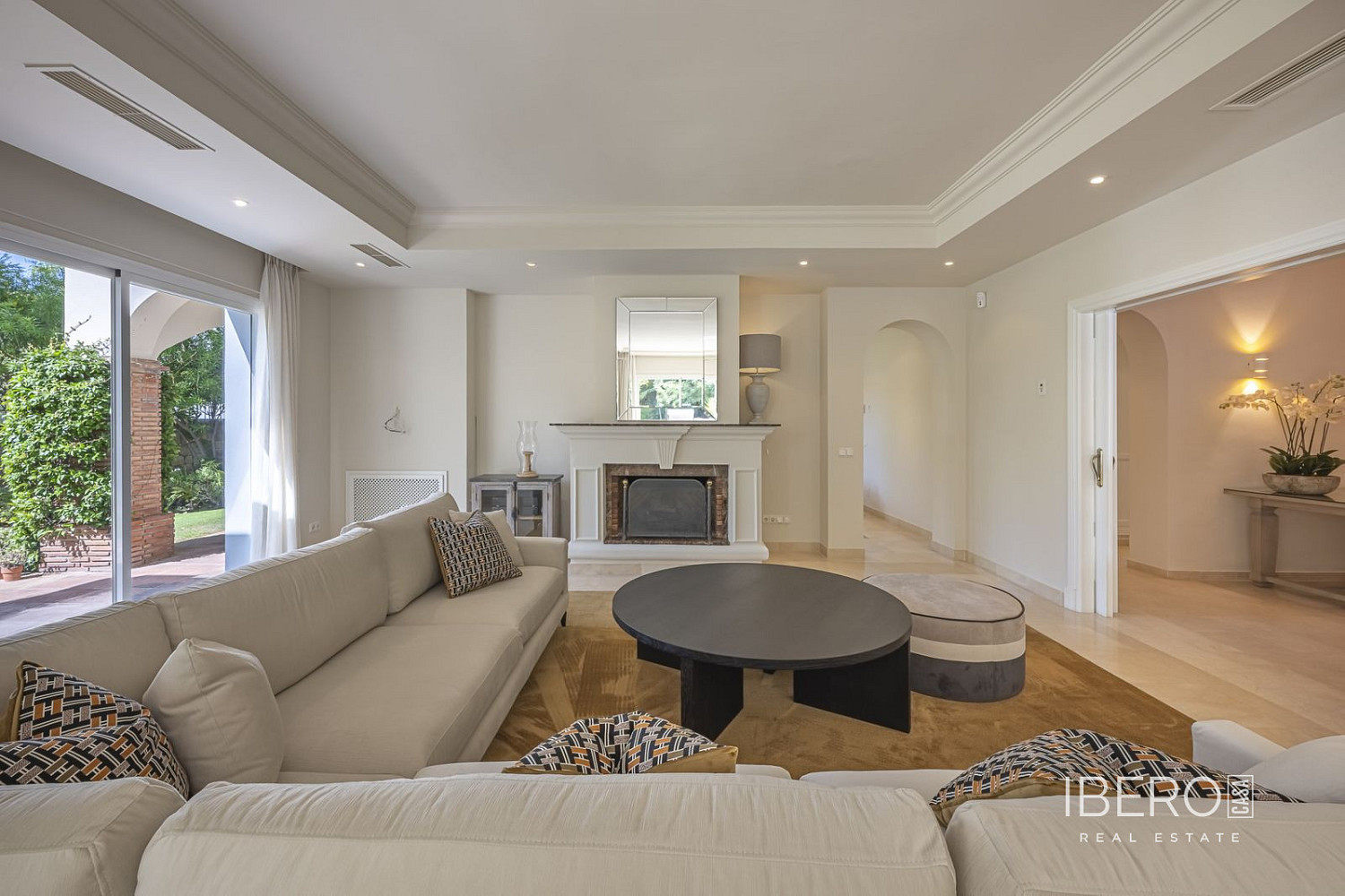 Prodej domu 610 m² s pozemkem 1 453 m² — photo 2