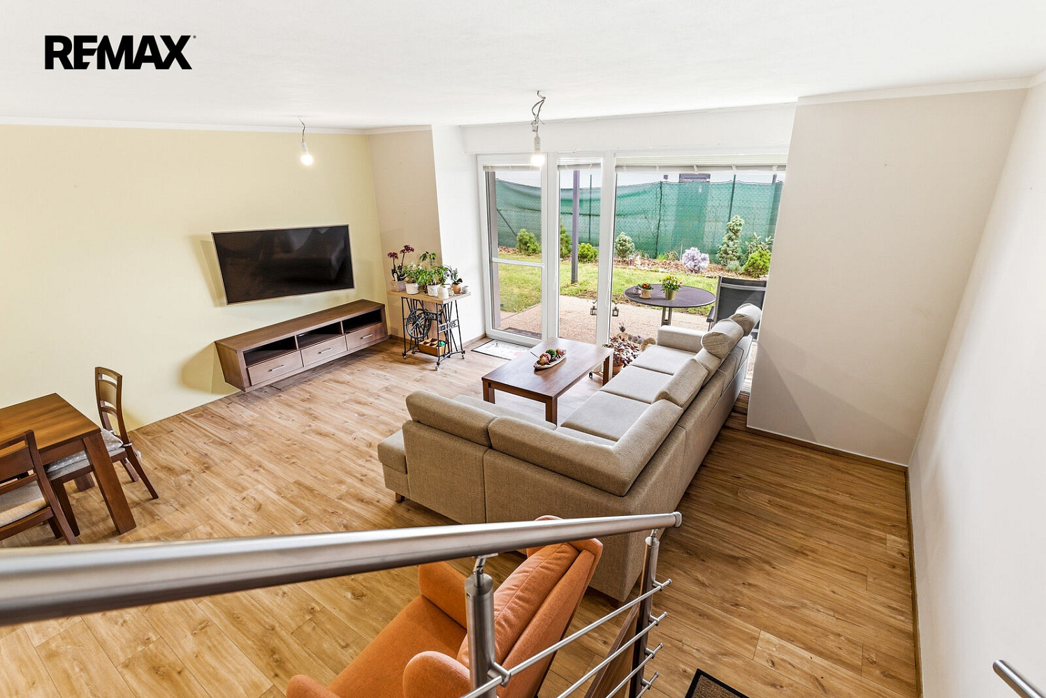 Prodej domu 138 m² s pozemkem 202 m² – fotografie 2