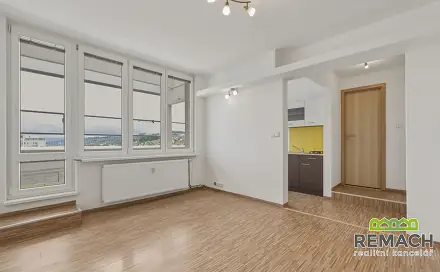 Pronájem bytu 1+kk 33 m², Ševcovská, Zlín