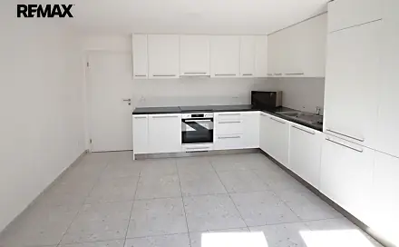Pronájem bytu 1+kk 27 m², Zlatá, Kolín - Kolín I