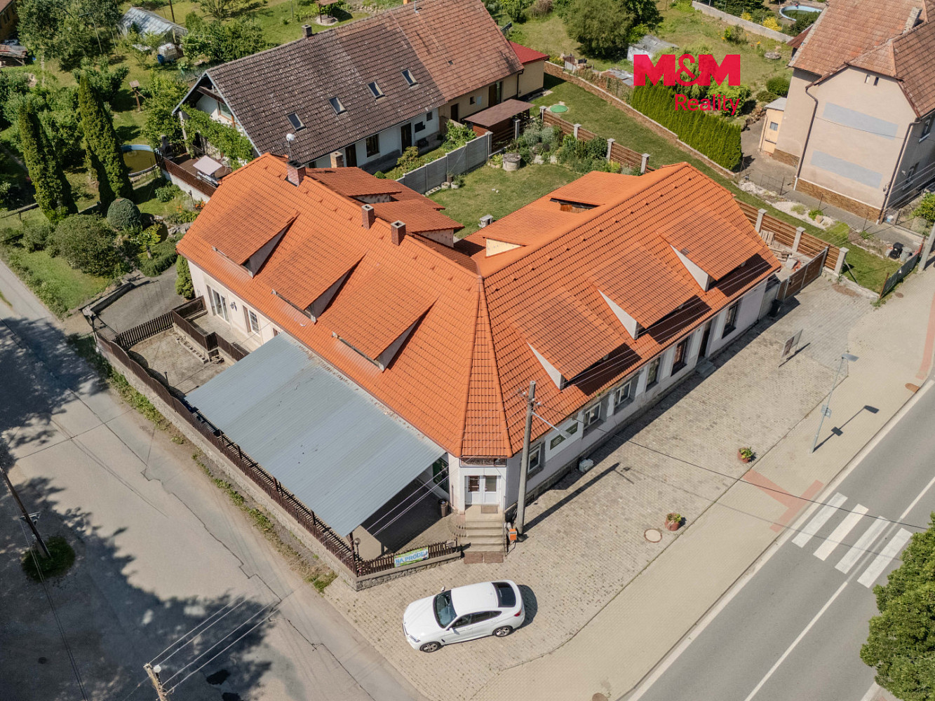 Prodej domu 350 m² s pozemkem 922 m²
