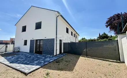 Prodej domu 149 m² s pozemkem 458 m², Zátopkova, Hřebeč, okres Kladno