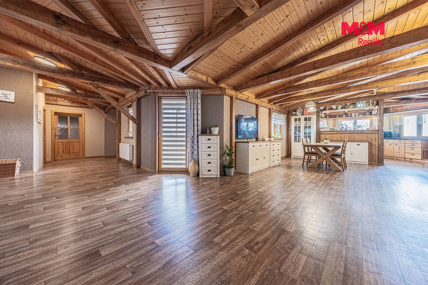 Prodej domu 384 m² s pozemkem 2 948 m² – fotografie 2