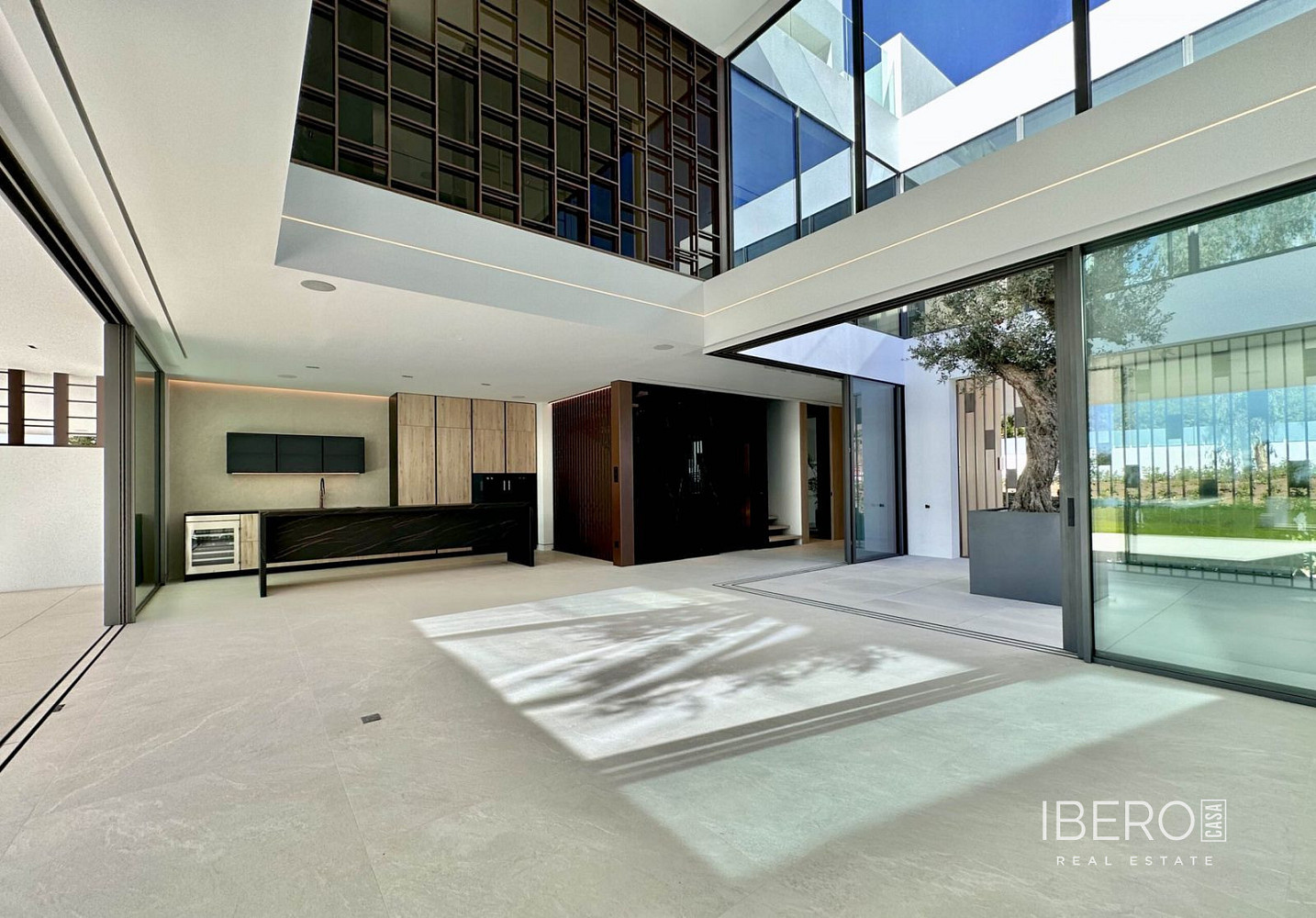 Prodej domu 442 m² s pozemkem 154 m² — photo 4