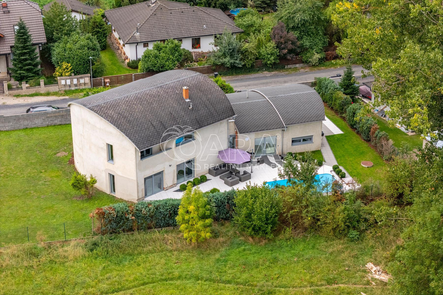 Prodej domu 274 m² s pozemkem 1 211 m² – fotografie 2