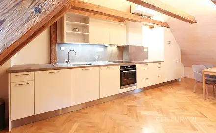 Pronájem bytu 2+kk 73 m², Strahovské nádvoří, Praha 1 - Hradčany