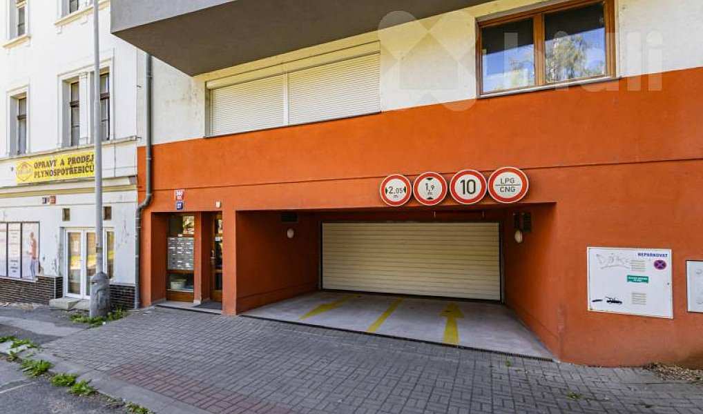 Prodej bytu 1+1 49 m², Praha – náhled fotky 17