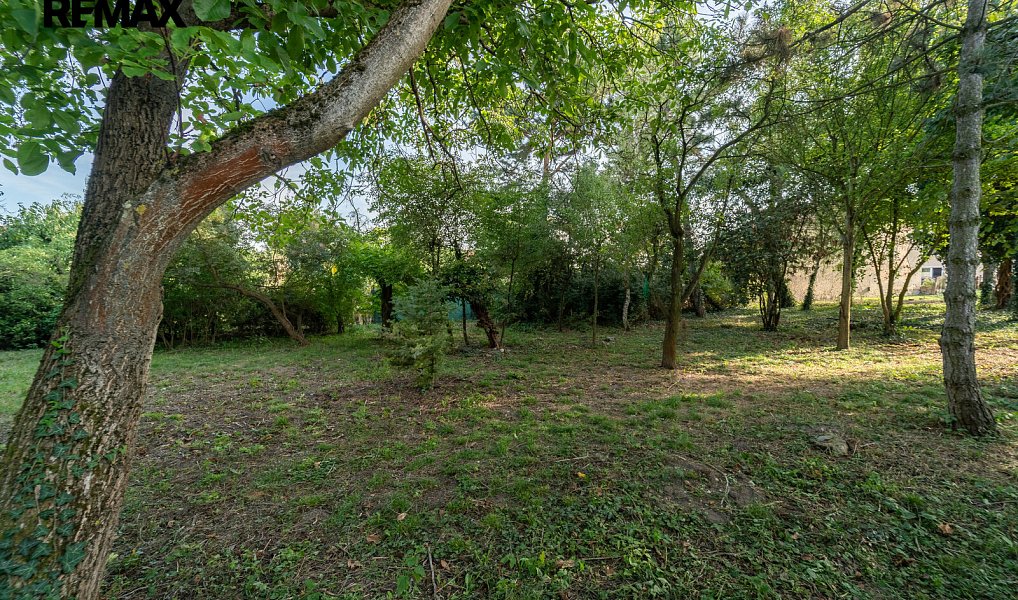 Prodej stavebního pozemku 818 m², Krakovany – náhled fotky 8