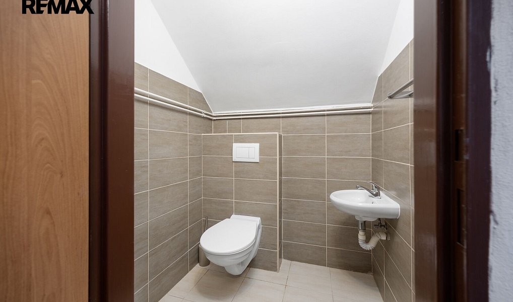 Prodej ubytovacího objektu 435 m², Hřensko – náhled fotky 33