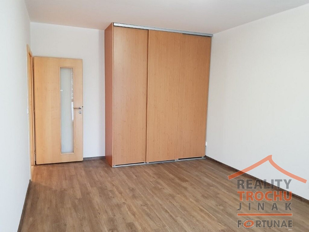 Pronájem bytu 2+1 55 m² – fotografie 4