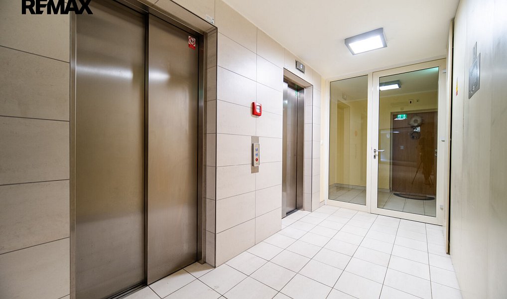 Pronájem bytu 1+kk 44 m², Praha – náhled fotky 15