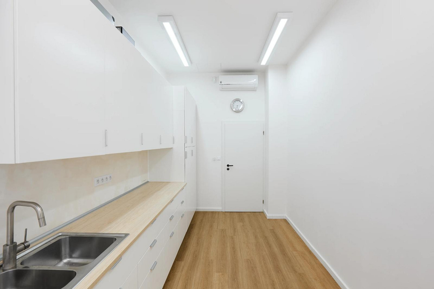 Pronájem komerčního objektu (jiného typu) 99 m² – fotografie 3