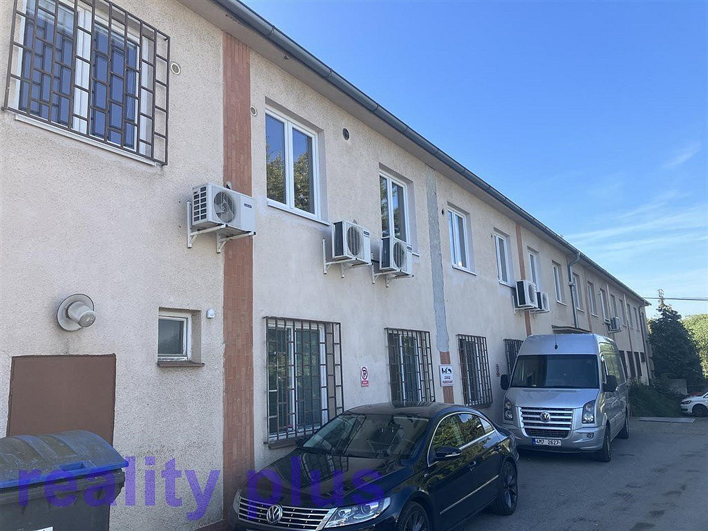 Pronájem kanceláře 551 m² – fotografie 2