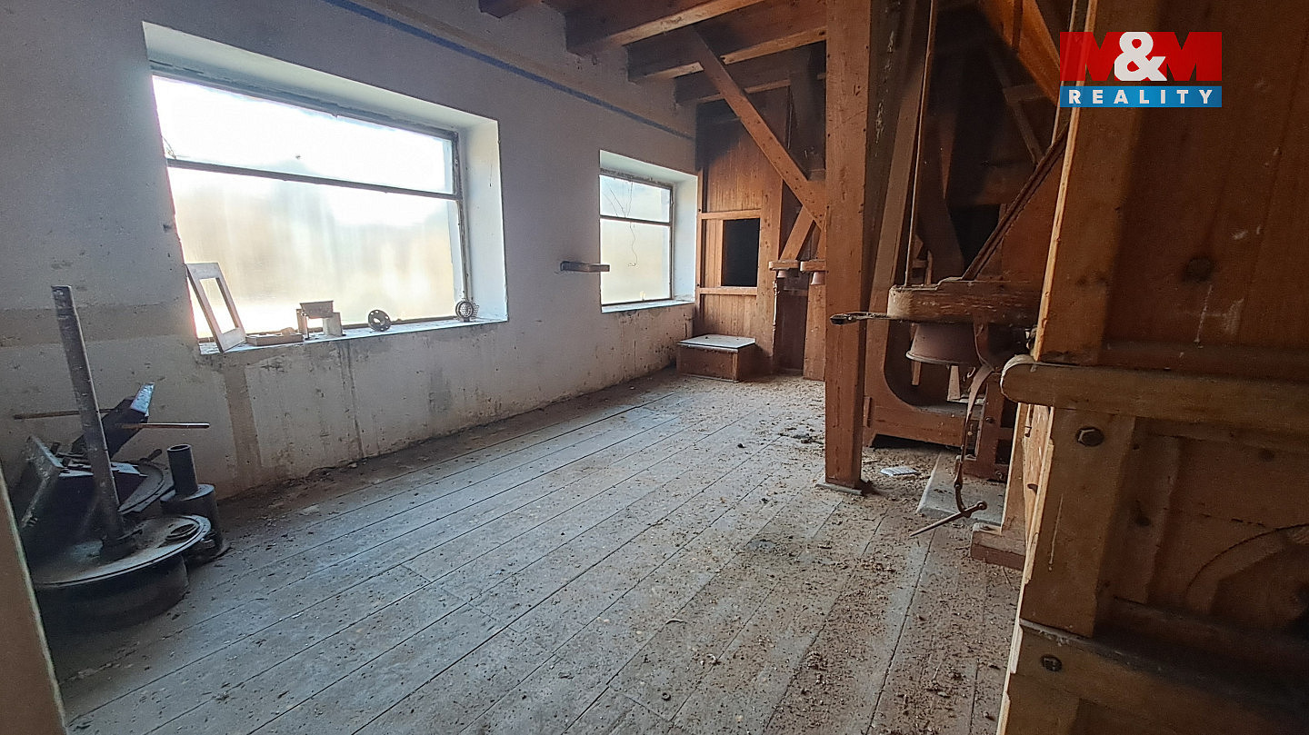 Pronájem obchodních prostor 100 m² — photo 3