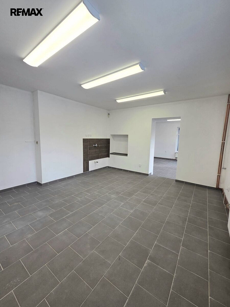 Pronájem obchodních prostor 80 m² – fotografie 4