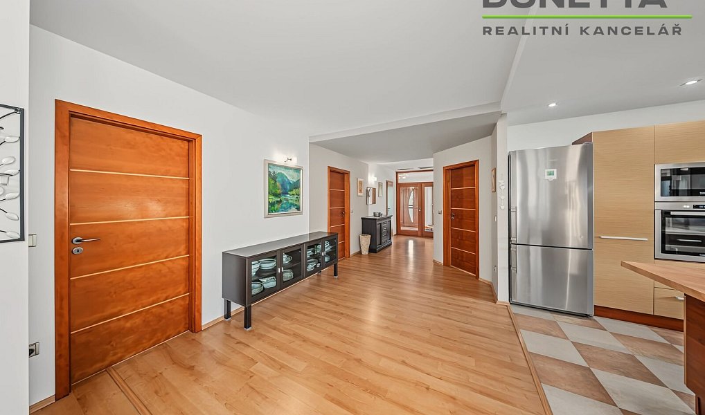 Prodej domu 233 m² s pozemkem 1 194 m², Mokrovousy – náhled fotky 18