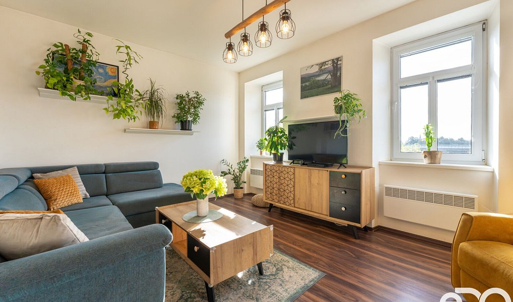 Prodej bytu 2+1 53 m², Krupá – náhled fotky 3