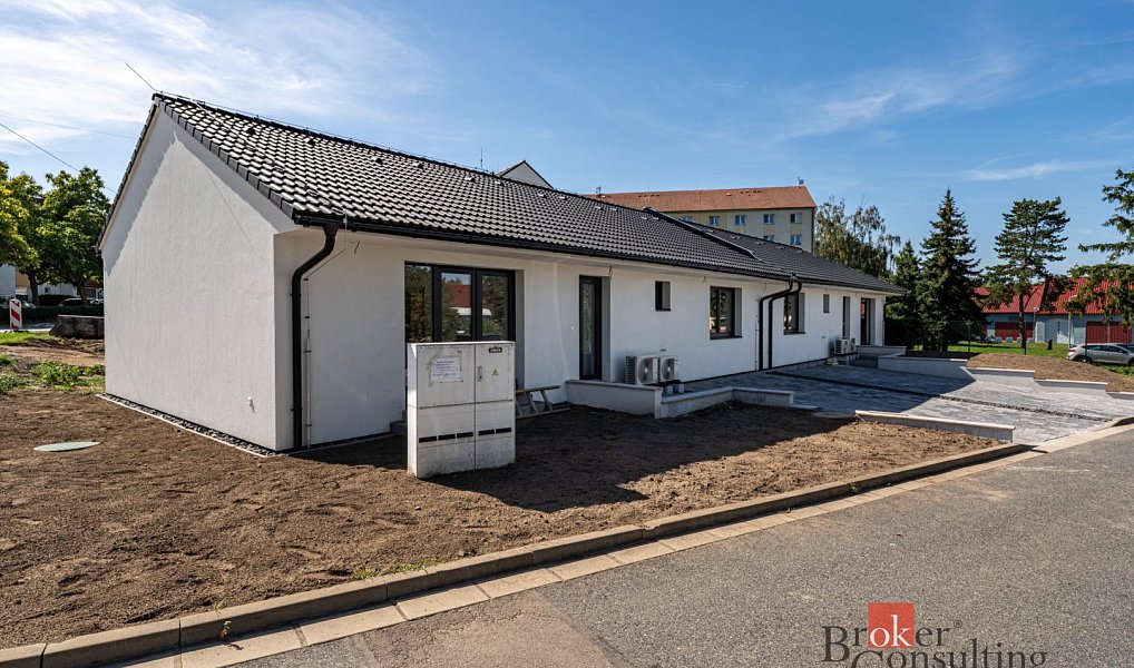 Prodej domu 97 m² s pozemkem 227 m², Chvaletice – náhled fotky 2