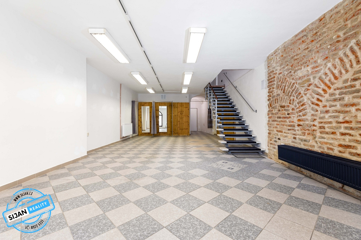 Prodej obchodních prostor 196 m² – fotografie 4