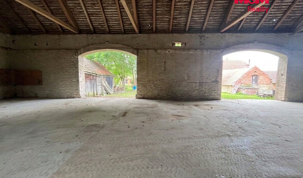 Pronájem skladovacích prostor 303 m², Morašice – náhled fotky 2