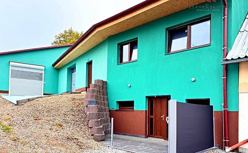 Prodej domu 550 m² s pozemkem 2 279 m², Postupice, okres Benešov