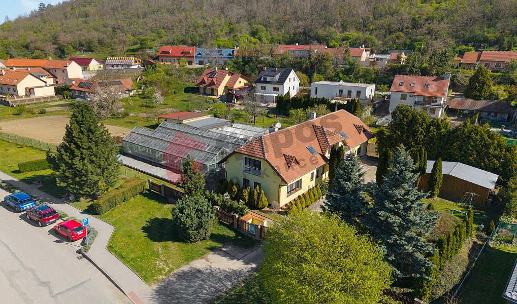 Prodej domu 347 m² s pozemkem 1 900 m², Lovčičky – náhled fotky 2