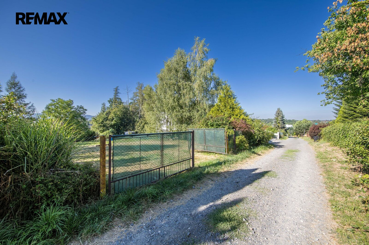 Prodej stavebního pozemku 1 738 m² – fotografie 2