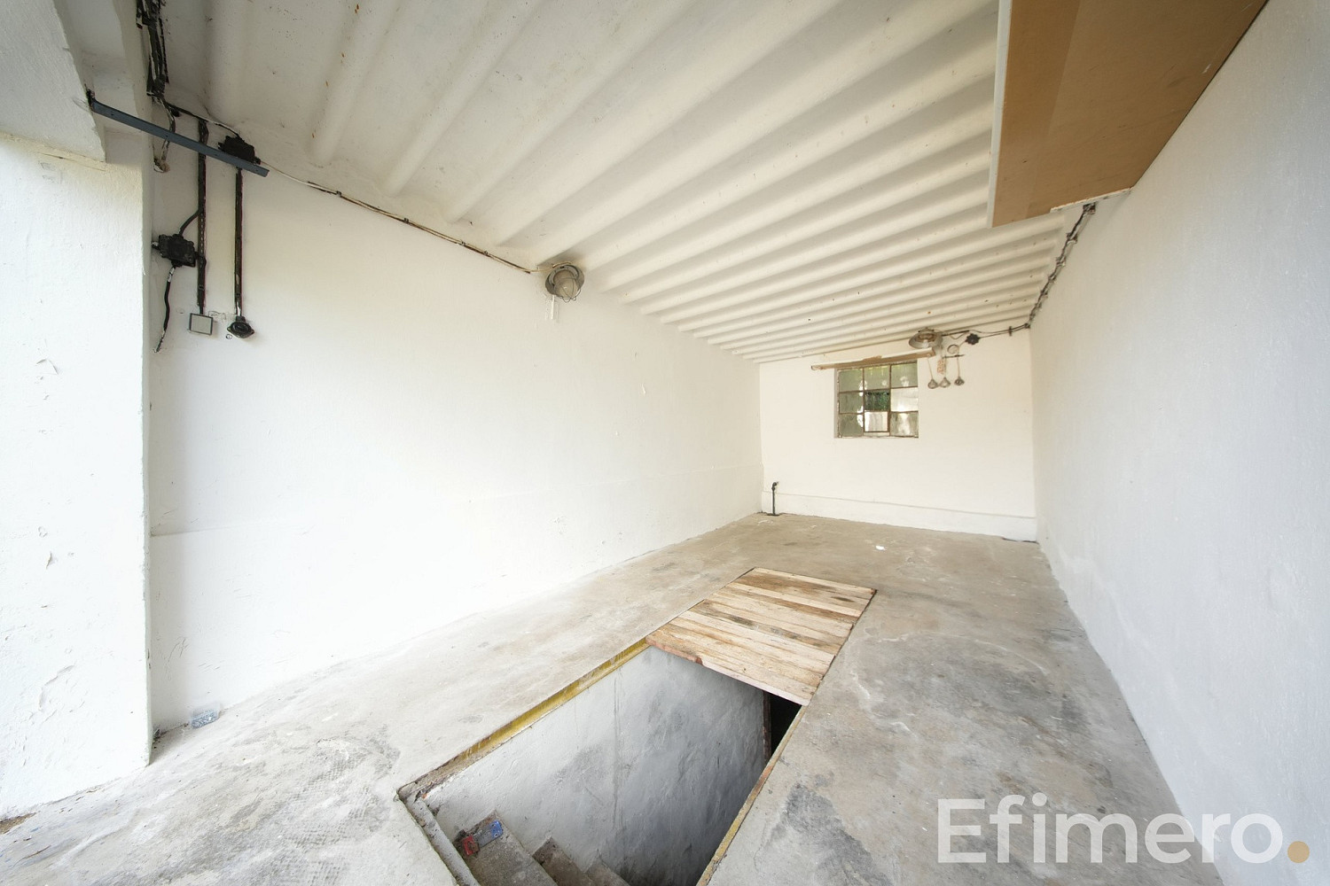 Prodej podsklepené garáže 18 m2, Tišnov – fotografie 3