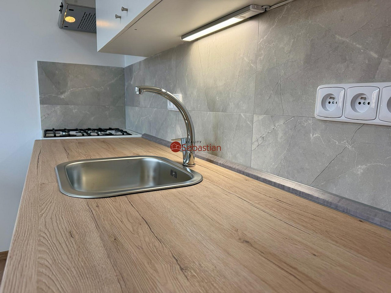 Pronájem bytu 2+kk 35 m² – fotografie 4