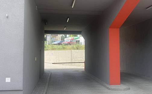 Pronájem vyhrazeného parkovacího stání ve vnitrobloku, 25 m2, ulice Božetěchova, Brno- Královo Pole, Božetěchova, Brno - Královo Pole