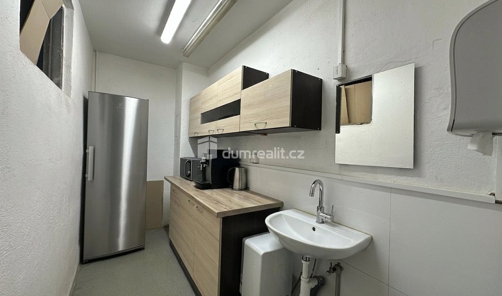 Pronájem skladovacích prostor 360 m², Břeclav – náhled fotky 2