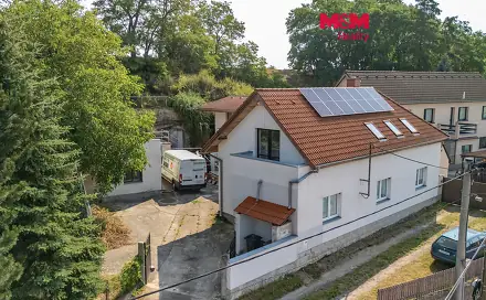 Prodej domu 230 m² s pozemkem 945 m², Sluhy, okres Praha-východ