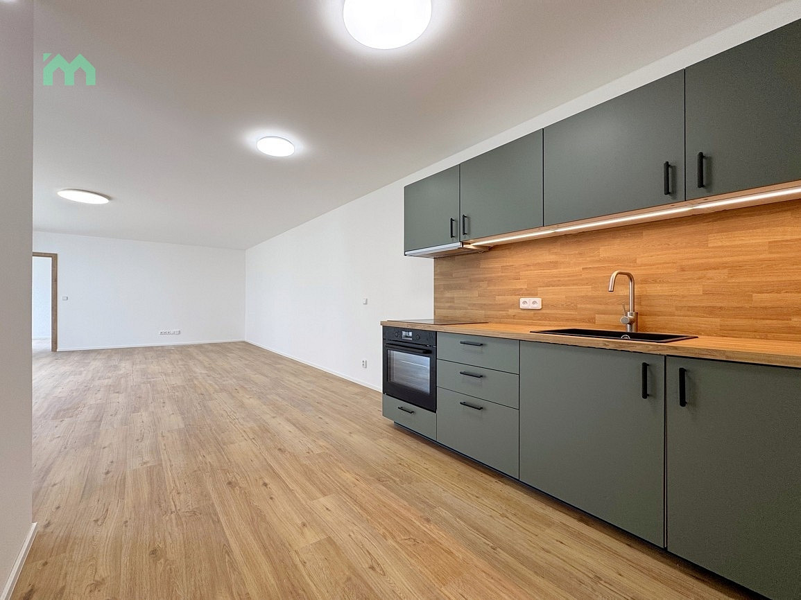 Pronájem bytu 2+kk 81 m² – pohled 3