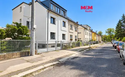 Pronájem bytu atypického 18 m², Ke Tvrzi, Pardubice - Bílé Předměstí