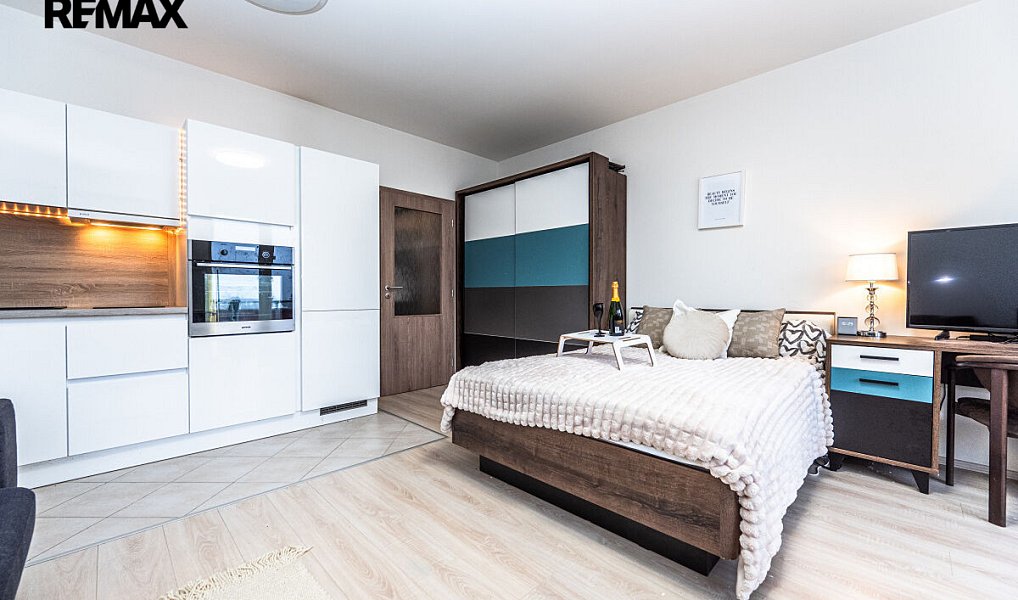 Pronájem bytu 1+kk 33 m², Praha – náhled fotky 10