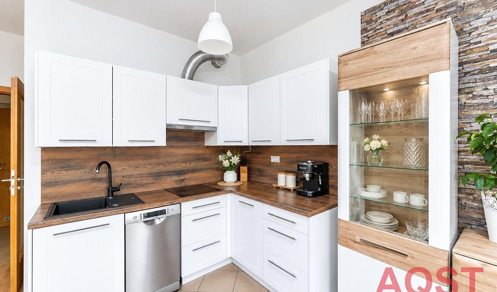 Prodej bytu 1+kk 43 m², Praha – náhled fotky 11
