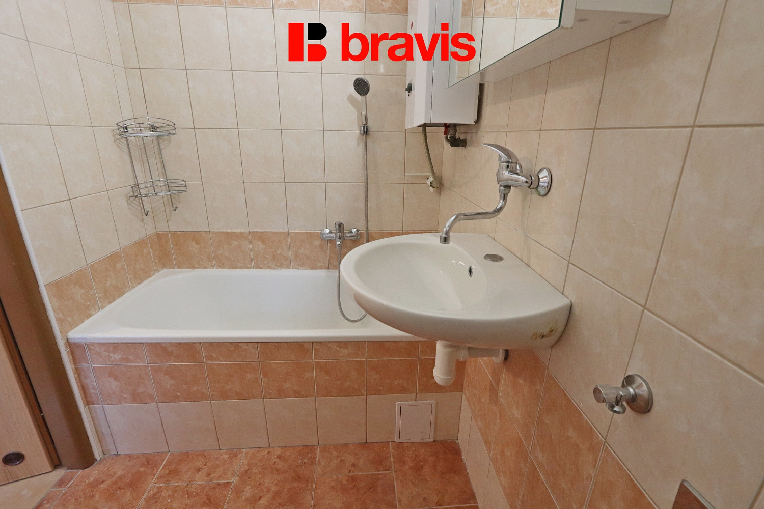 Pronájem bytu 1+1 32 m² – fotografie 3