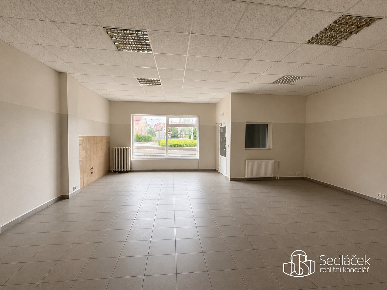 Pronájem komerčního objektu (jiného typu) 85 m² – fotografie 2