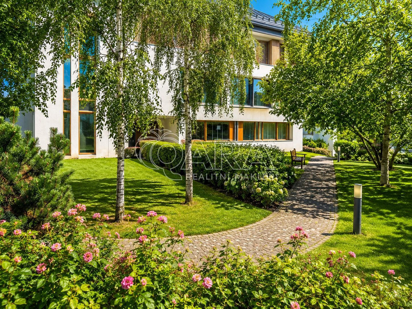 Prodej bytu 4+1 164 m² — photo 2