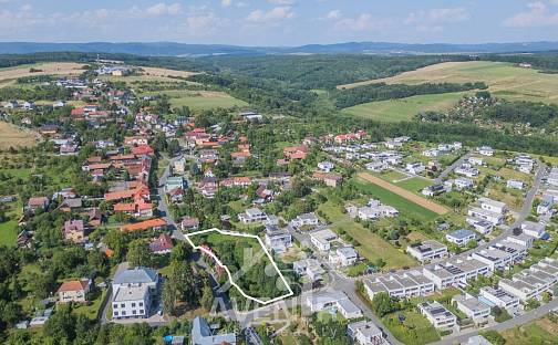 Prodej stavebního pozemku 2 666 m², Zlín - Příluky