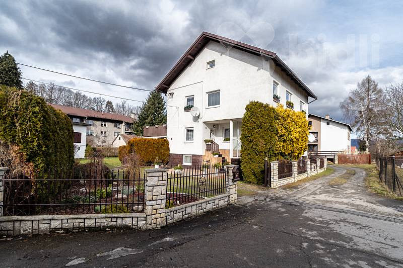 Prodej domu 230 m² s pozemkem 906 m², Dolní Lomná