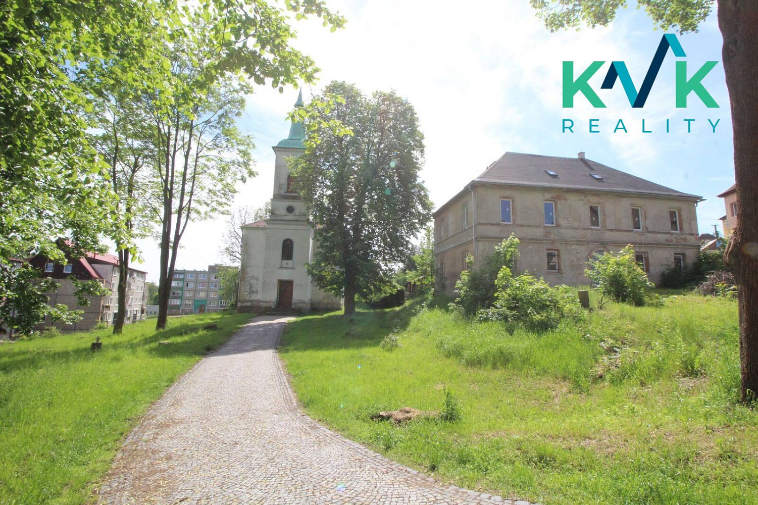 Prodej domu 360 m² s pozemkem 635 m² – fotografie 2