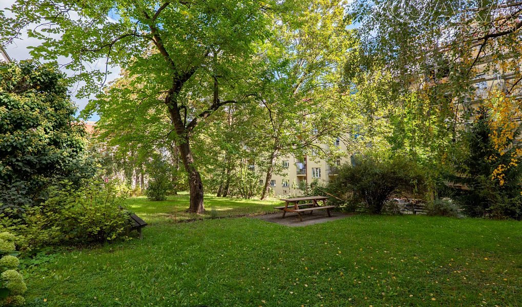 Prodej bytu 3+1 85 m², Praha – náhled fotky 2