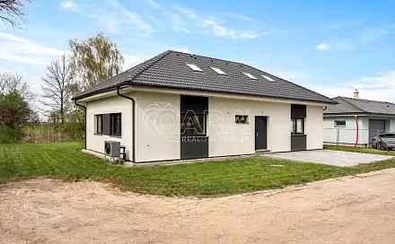 Prodej domu 190 m² s pozemkem 846 m², Rostoklaty - Nová Ves II, okres Kolín