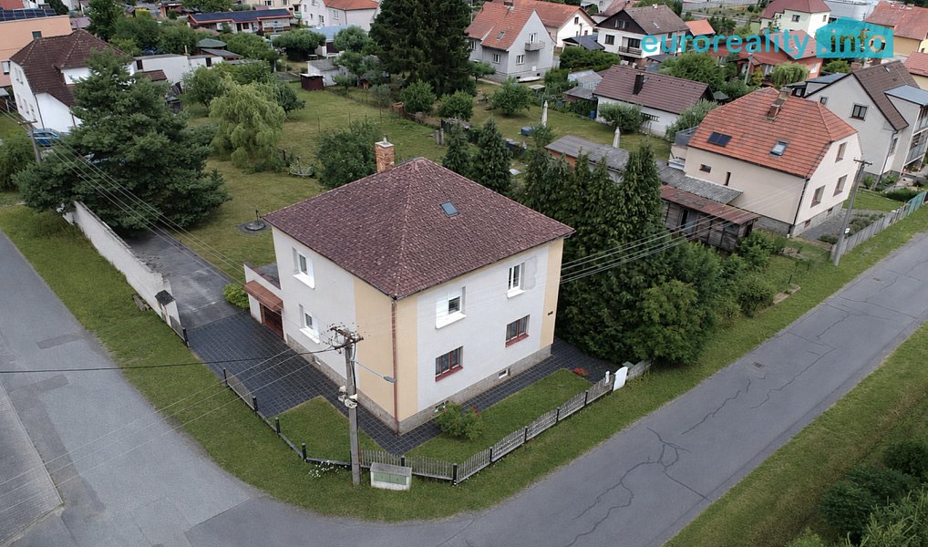 Prodej domu 220 m² s pozemkem 945 m², Šťáhlavy – náhled fotky 2
