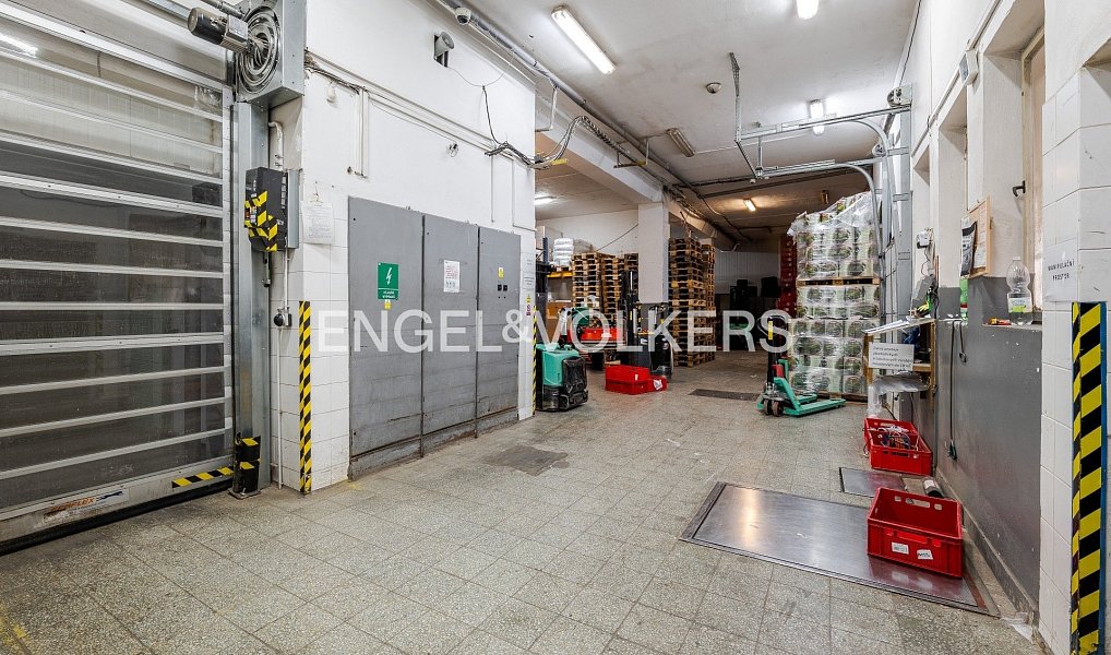 Pronájem skladovacích prostor 1 050 m², Praha – náhled fotky 6